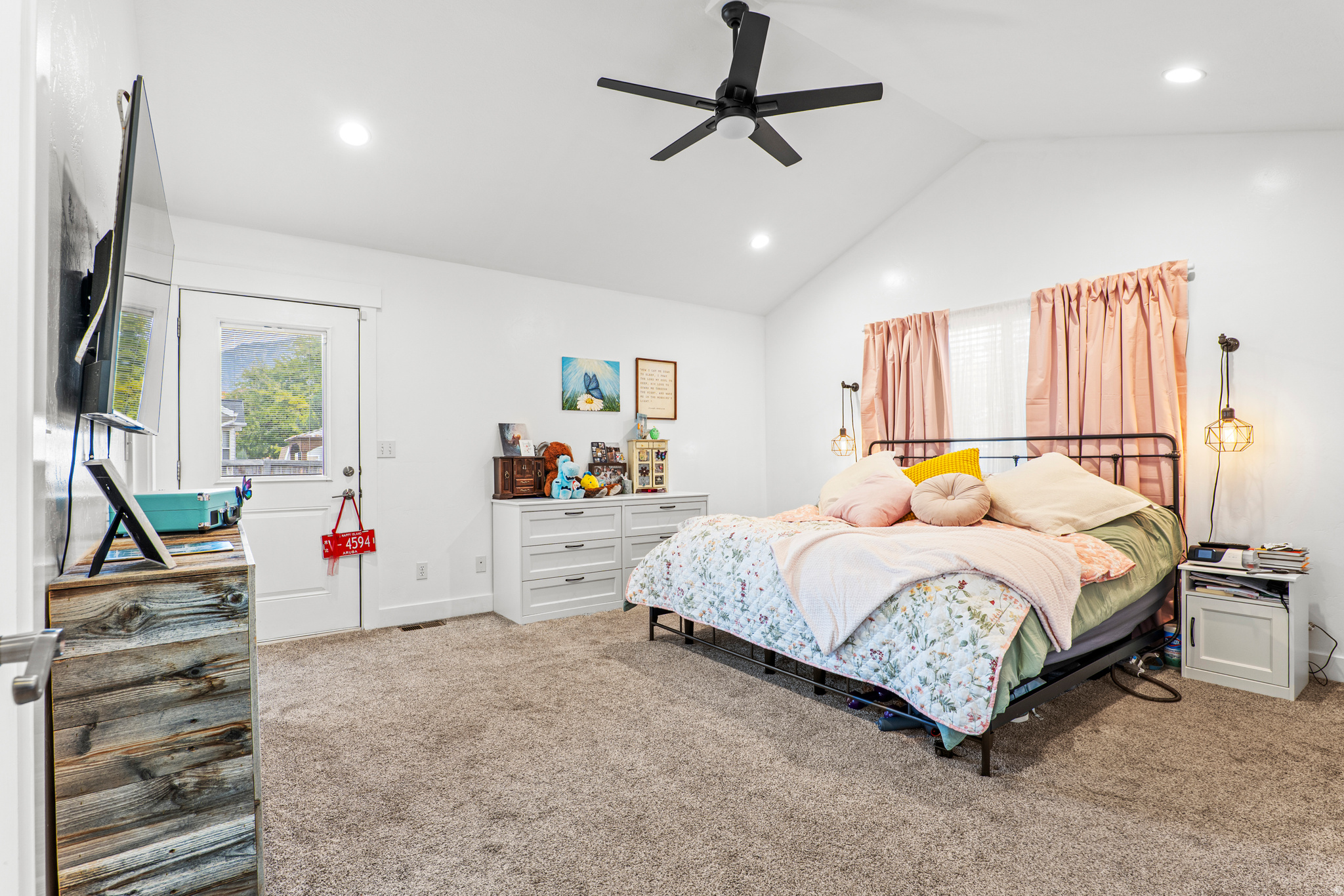 NORTH MEADOW - Residential