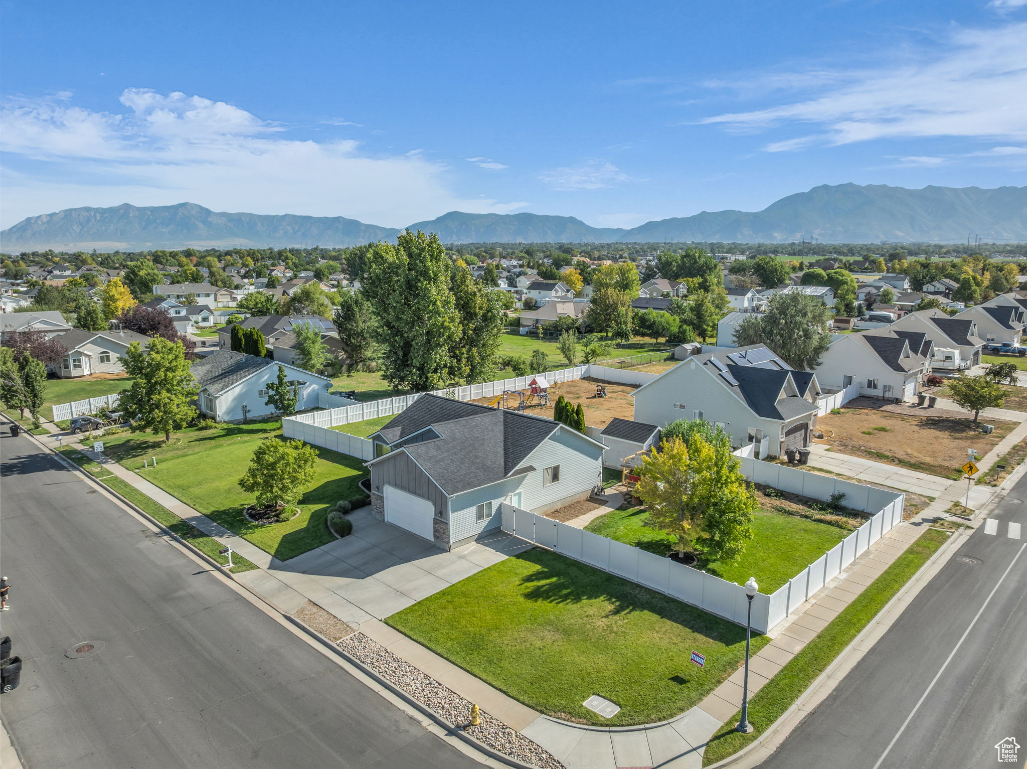 CASTLEBERRY ESTATES - Residential