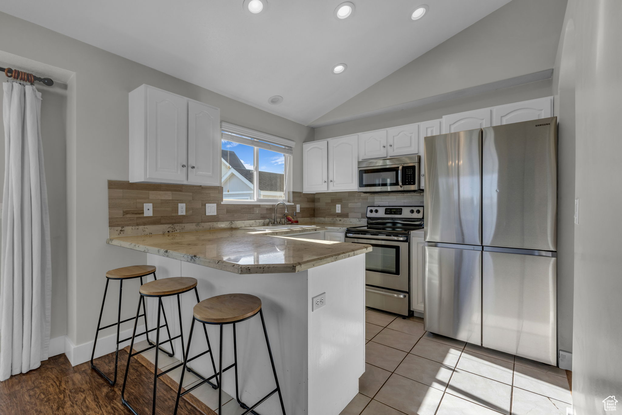 CASTLEBERRY ESTATES - Residential