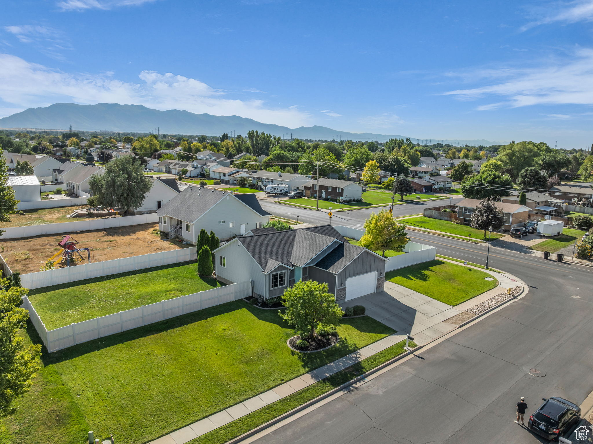 CASTLEBERRY ESTATES - Residential