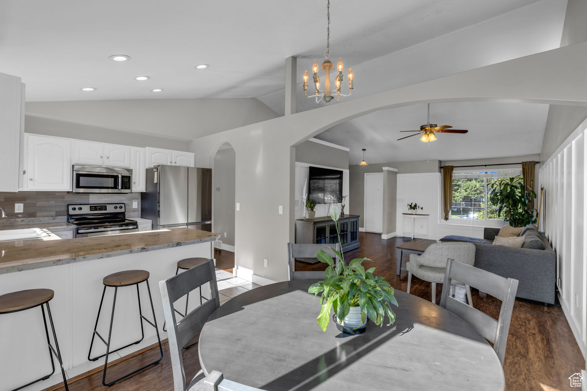 CASTLEBERRY ESTATES - Residential