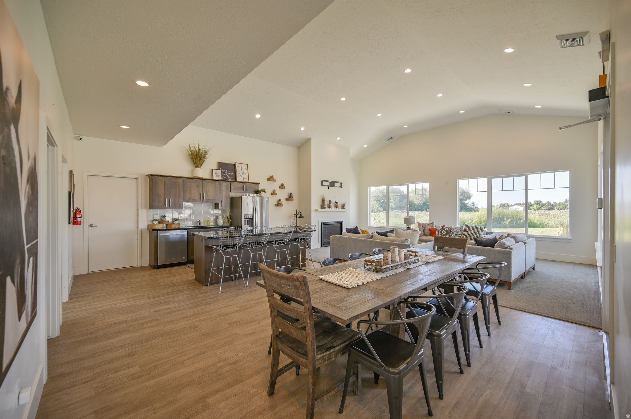 LAKEVIEW - Residential