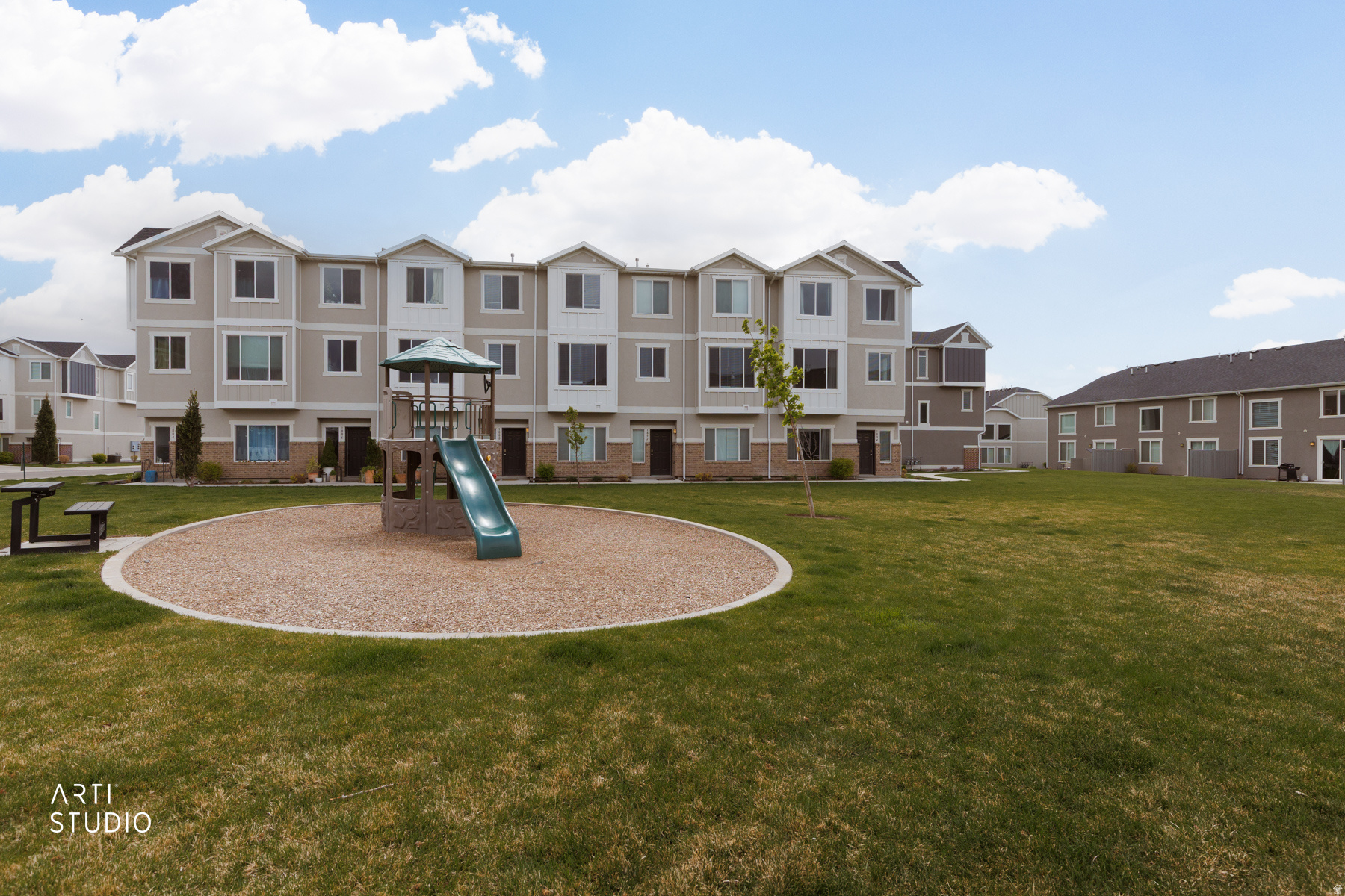 LAKEVIEW - Residential