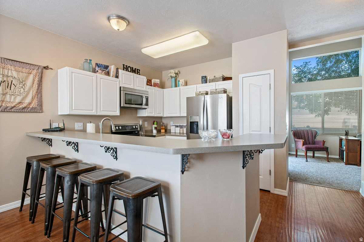 COTTAGES AT ELK RUN - Residential