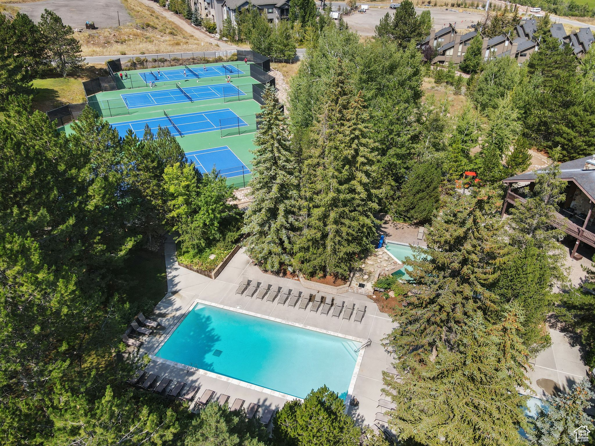 RED PINE CHALETS CONDO - Residential