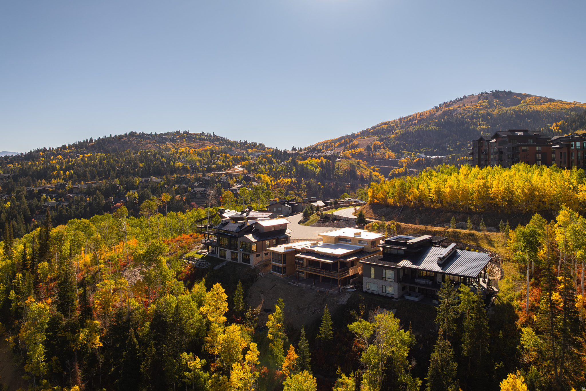 MOONSHADOW - Residential