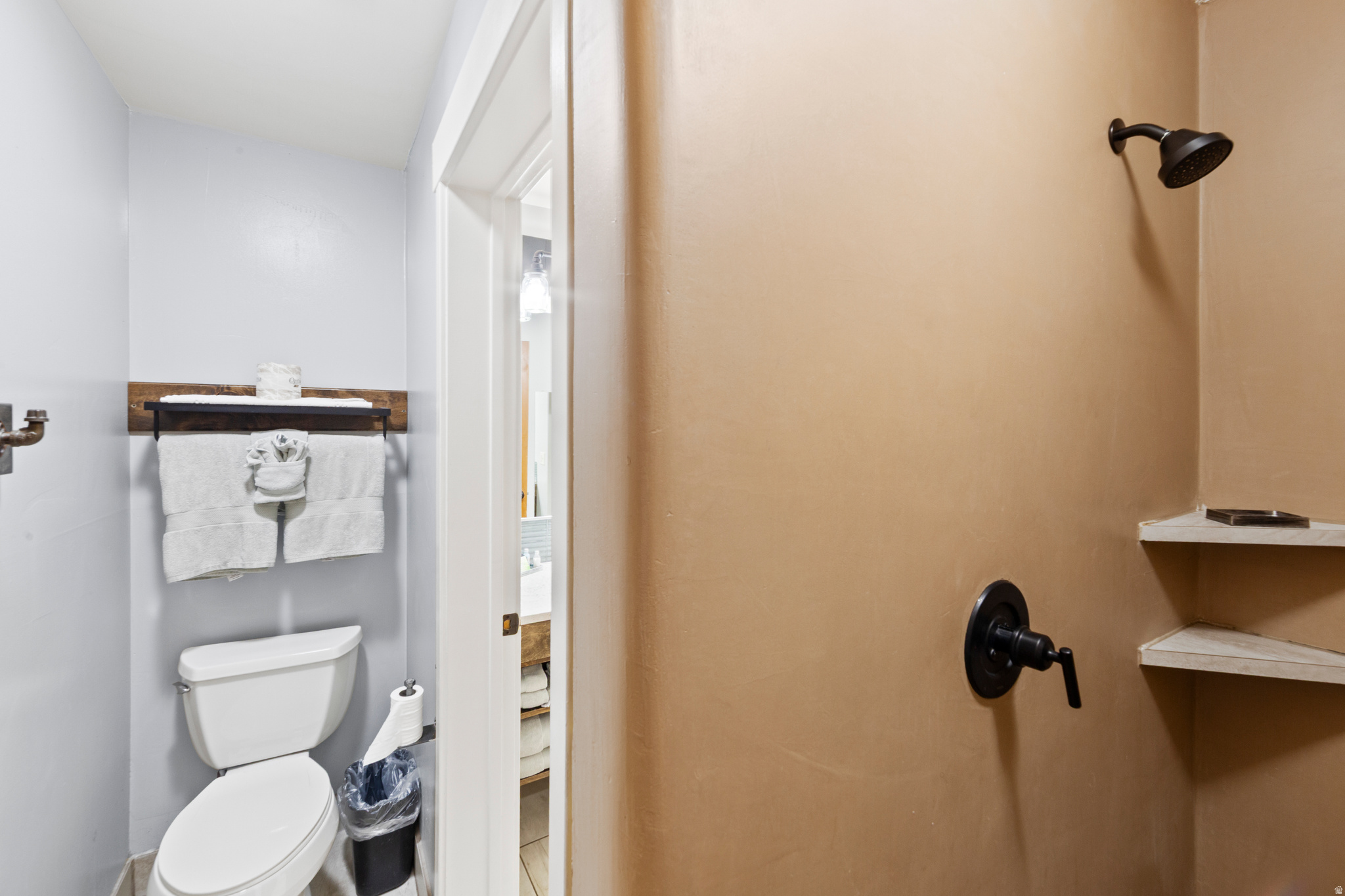 THE GONZO INN - Residential