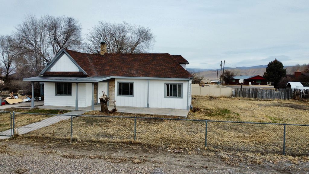 Photo of 25 S 100 E, Redmond, UT 84652 (MLS # 2136276)