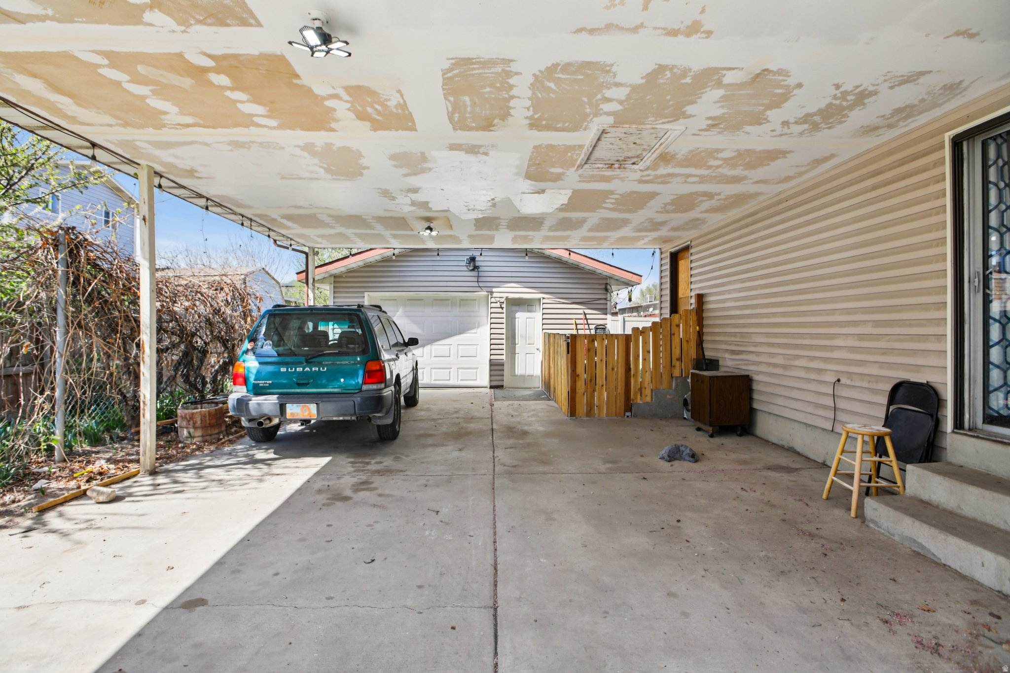 WESTERN HILLS - Residential