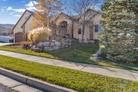 Photo of 14278 S FRIENDSHIP DR W, Herriman, UT 84096 (MLS # 2122369)
