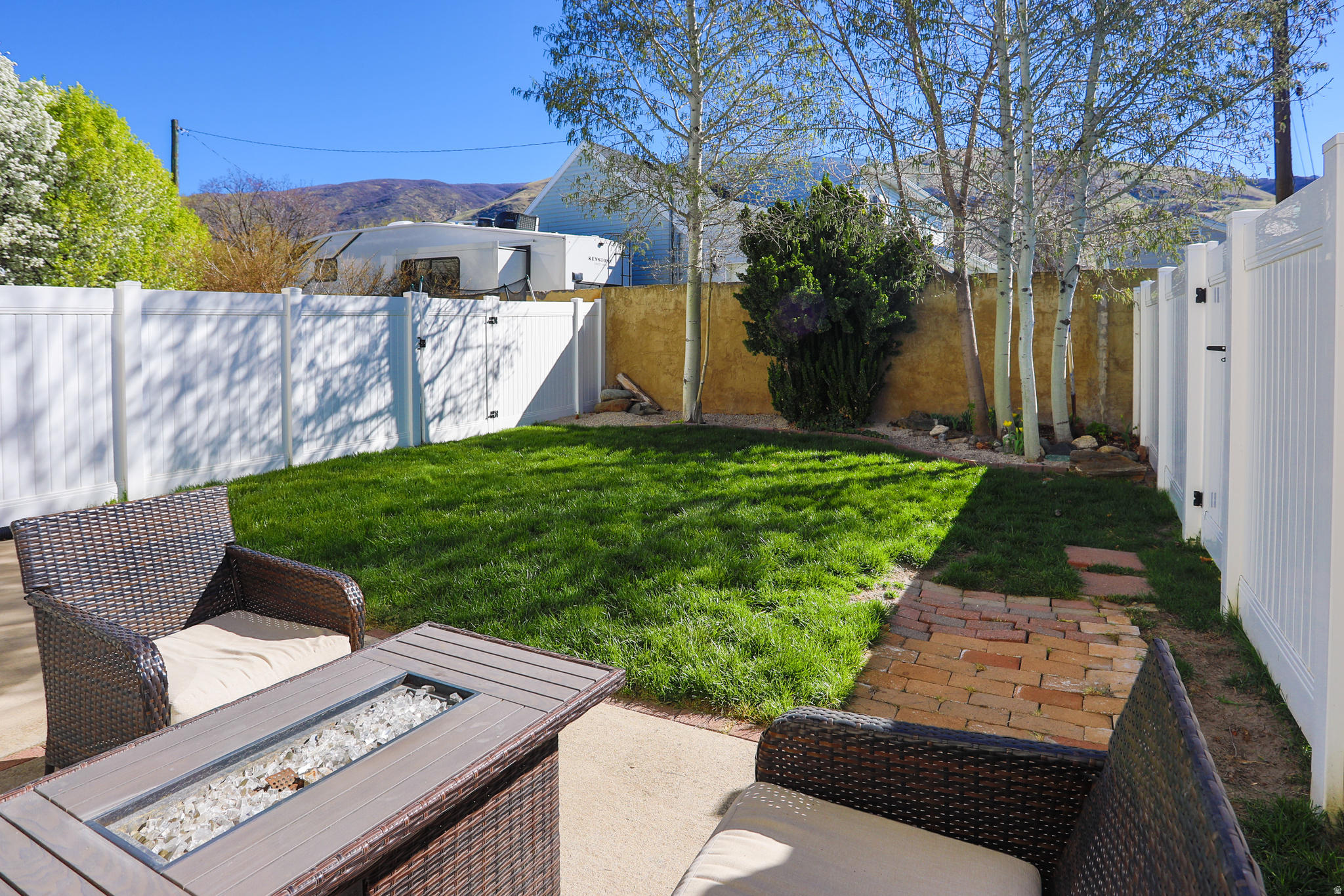 RIVIERA TOWNHOUSES - Residential