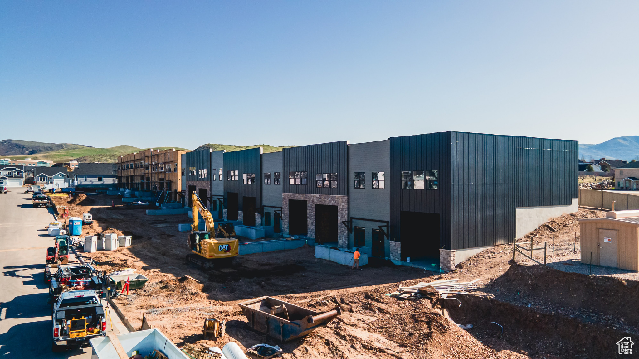 THE ROAM - Commercial Sale