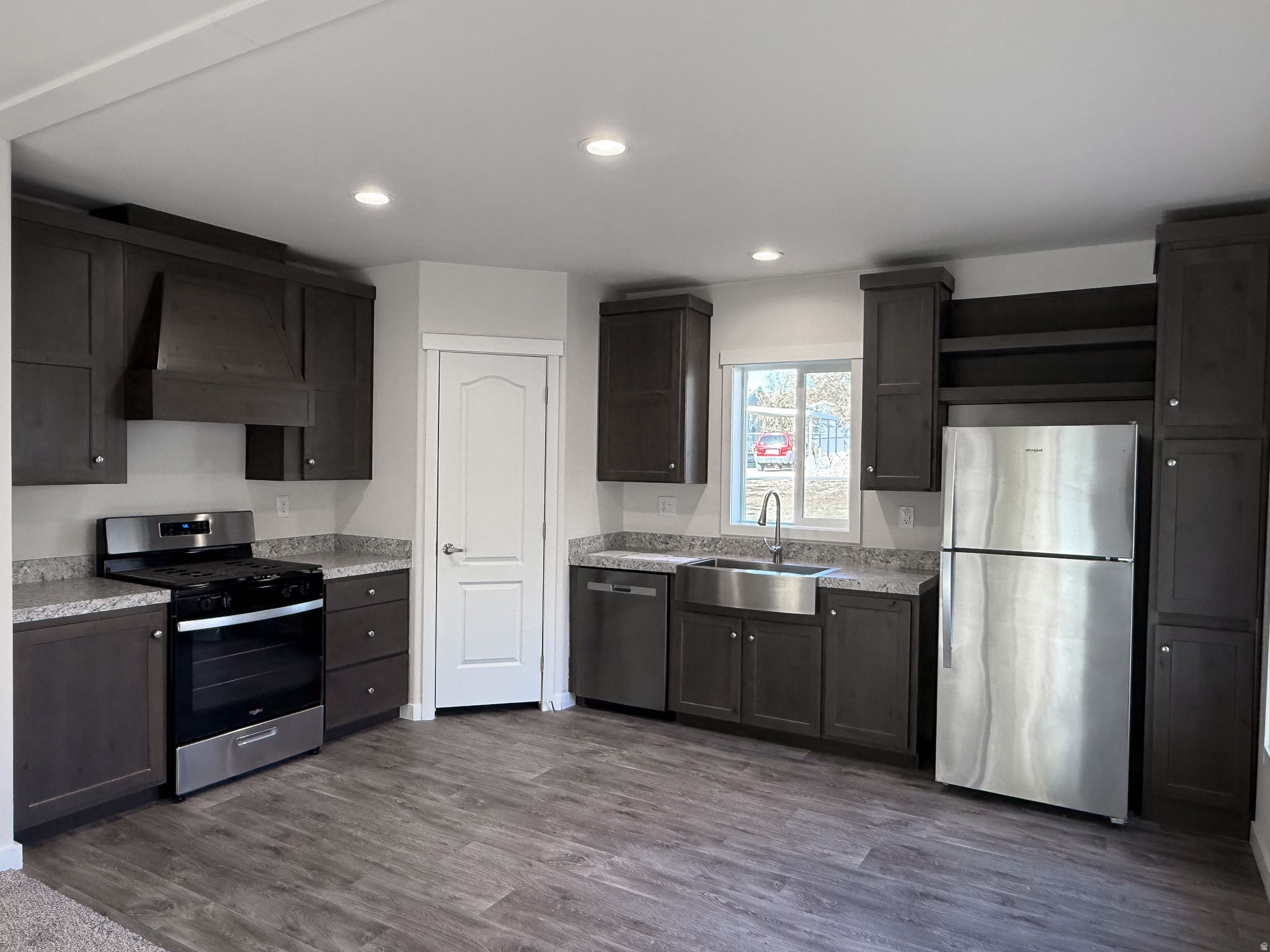 ROLLING HILLS ESTATES - Residential