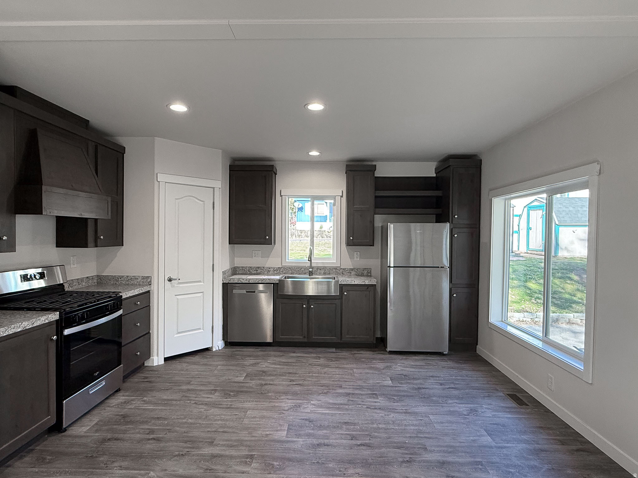 ROLLING HILLS ESTATES - Residential