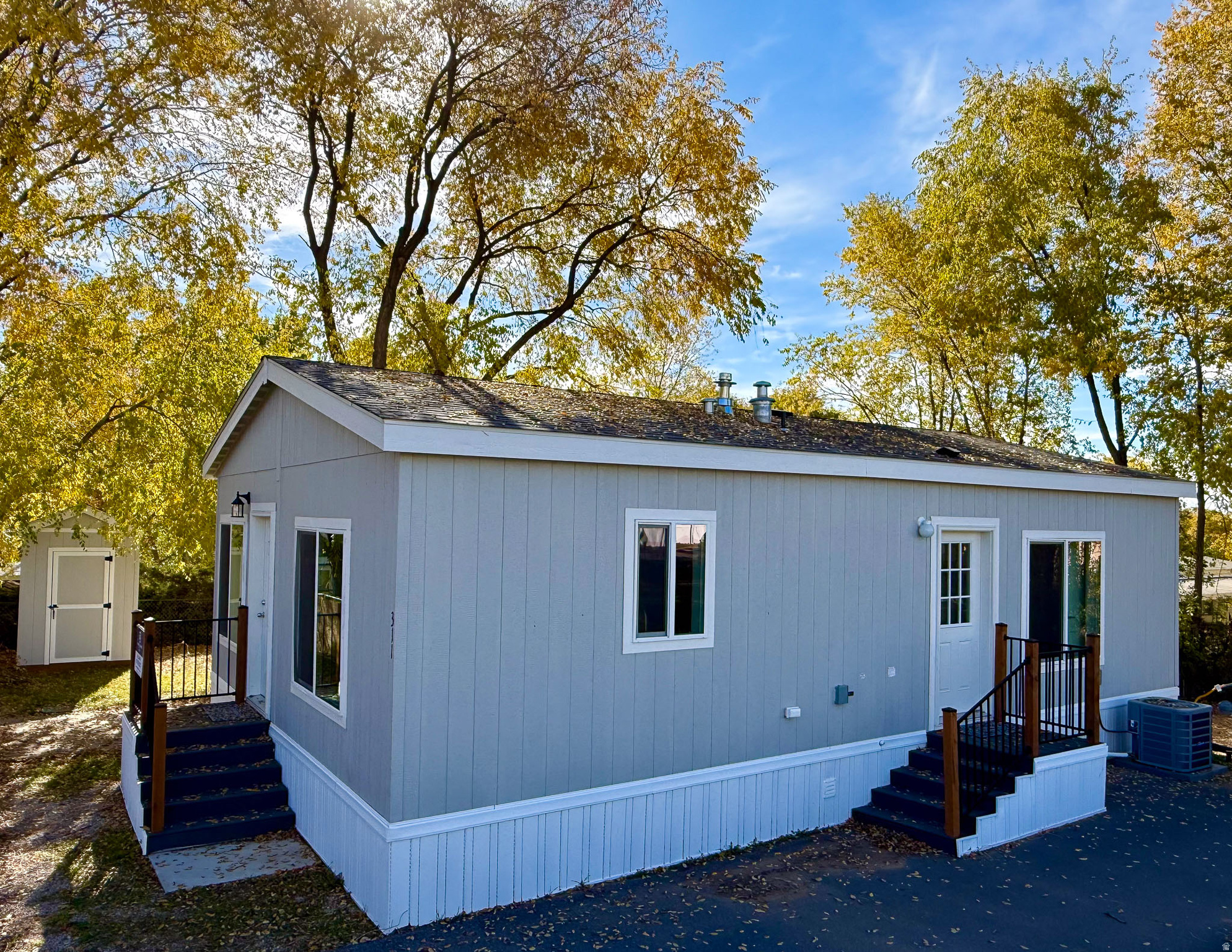 ROLLING HILLS ESTATES - Residential