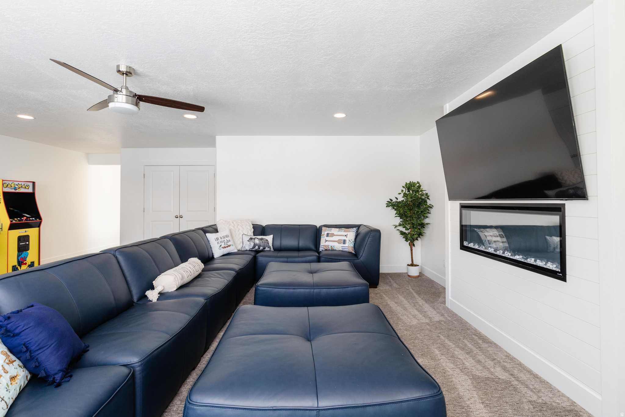 PARADISE PARKWAY - Residential