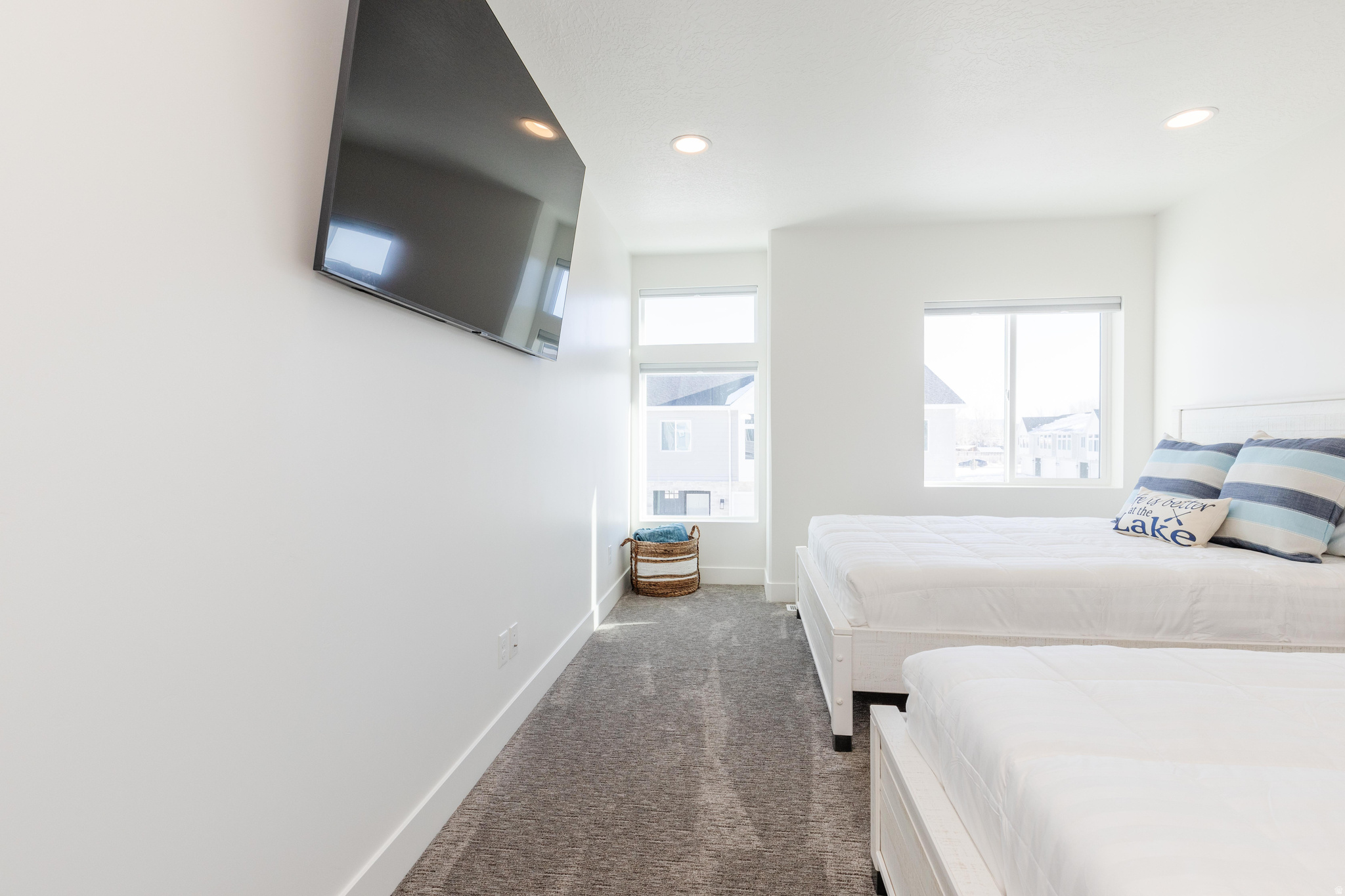 PARADISE PARKWAY - Residential