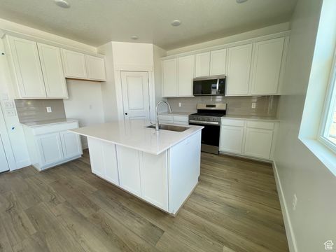 Tiny photo for 1970 N 2090 W, Lehi, UT 84043 (MLS # 2100599)