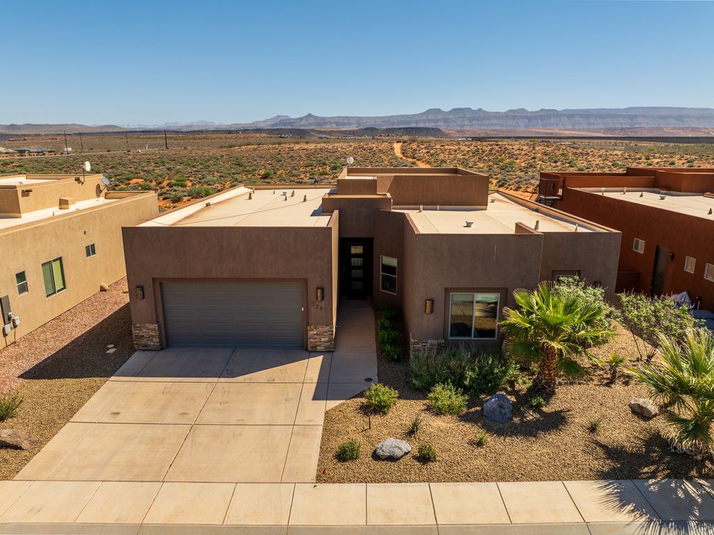 Photo of 3205 S 4900 W, Hurricane, UT 84737 (MLS # 2146990)