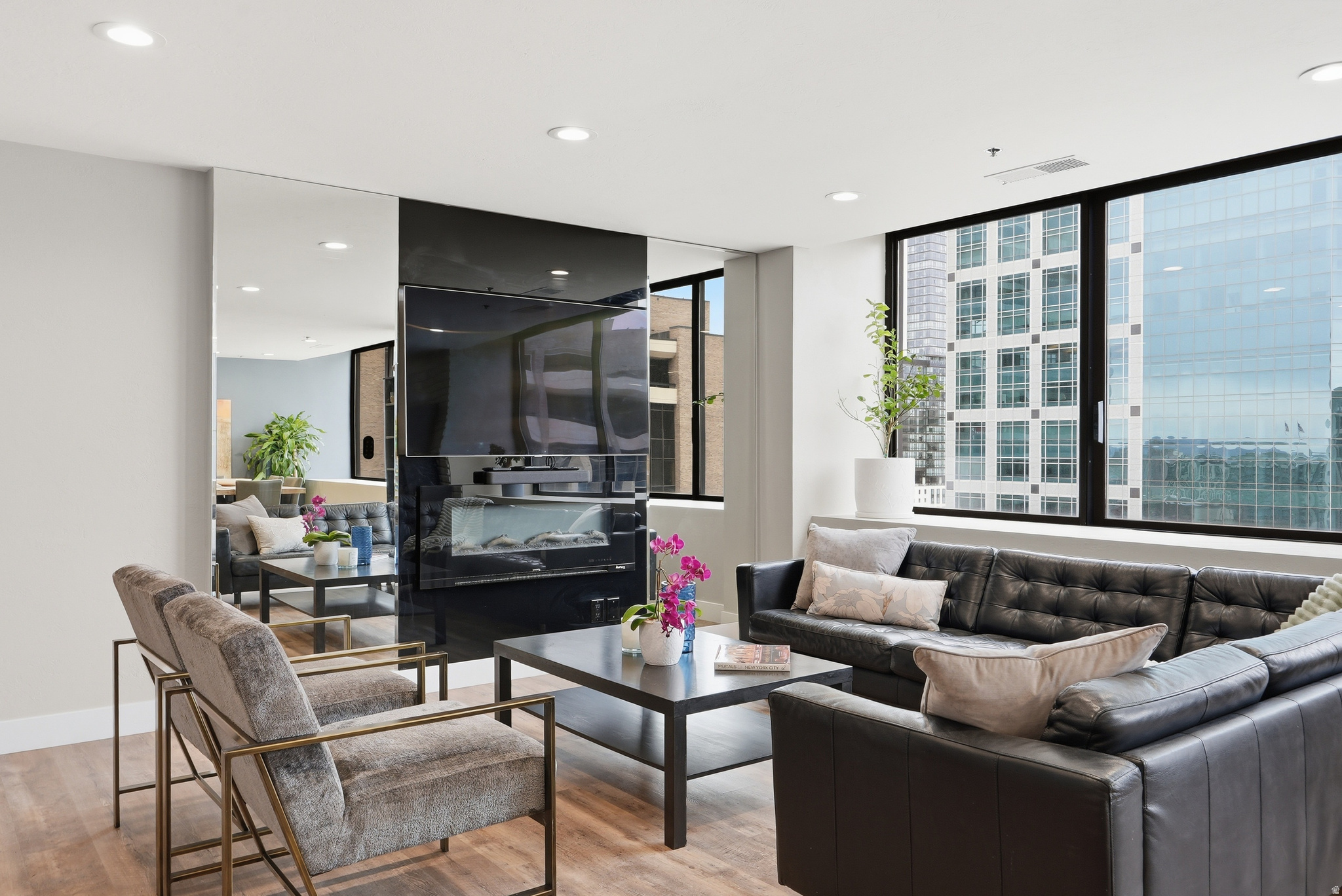 AMERICAN TOWERS - Residential