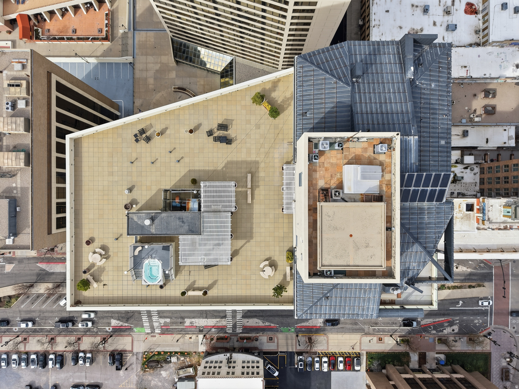 AMERICAN TOWERS - Residential