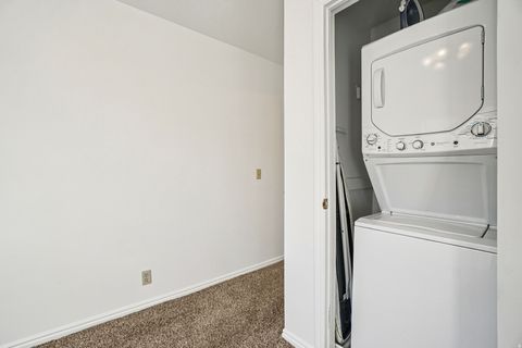 Tiny photo for 552 W 2900 S, Bountiful, UT 84010 (MLS # 2132764)