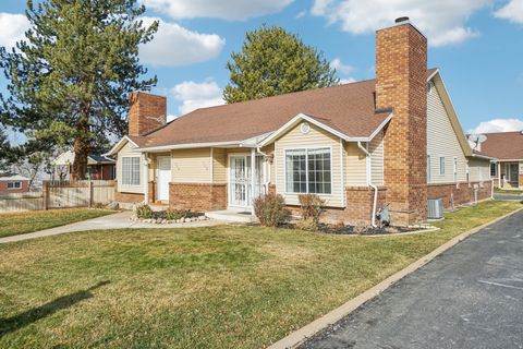 Photo of 552 W 2900 S, Bountiful, UT 84010 (MLS # 2132764)