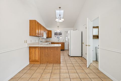 Tiny photo for 552 W 2900 S, Bountiful, UT 84010 (MLS # 2132764)