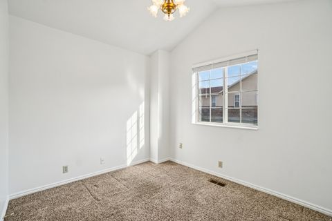 Tiny photo for 552 W 2900 S, Bountiful, UT 84010 (MLS # 2132764)