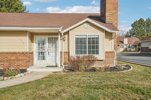 Tiny photo for 552 W 2900 S, Bountiful, UT 84010 (MLS # 2132764)