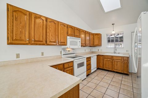 Tiny photo for 552 W 2900 S, Bountiful, UT 84010 (MLS # 2132764)