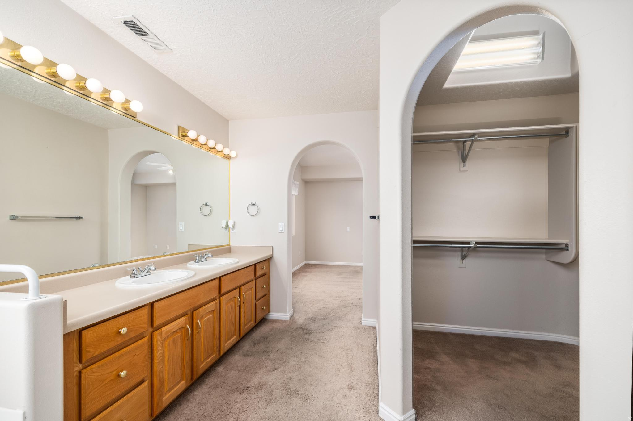 SILVERCREEK TOWNHOMES - Residential