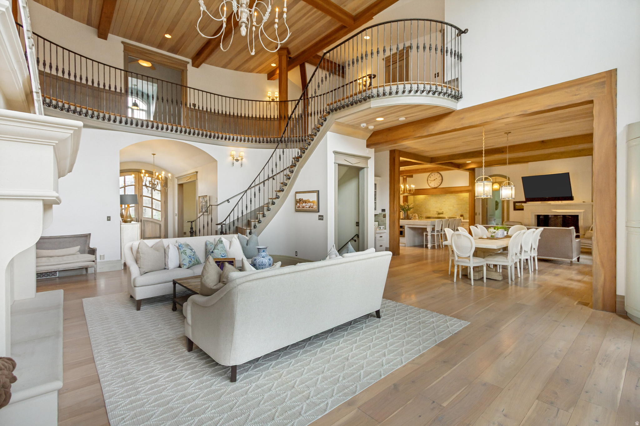 STONE GATE - Residential