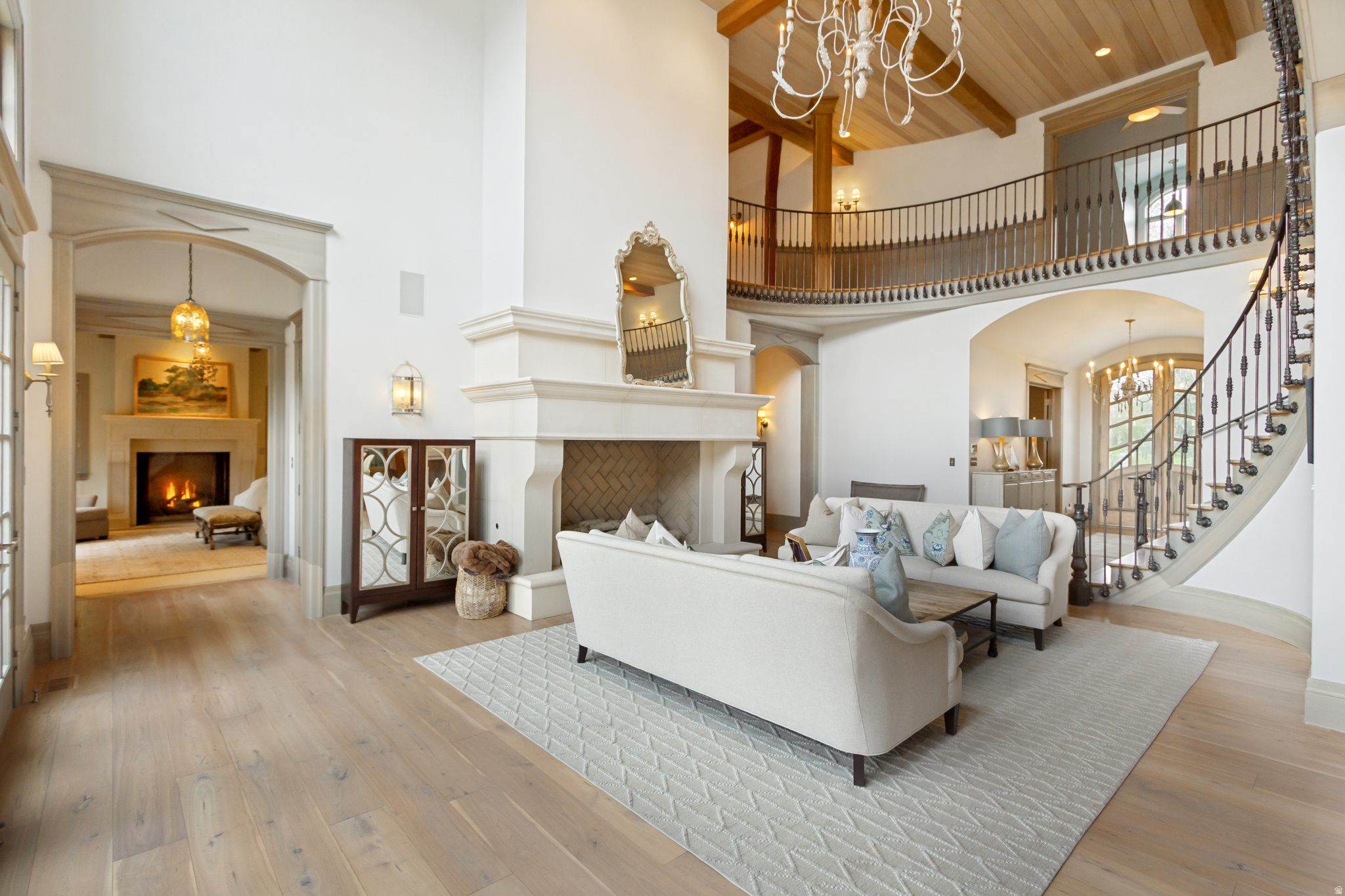 STONE GATE - Residential