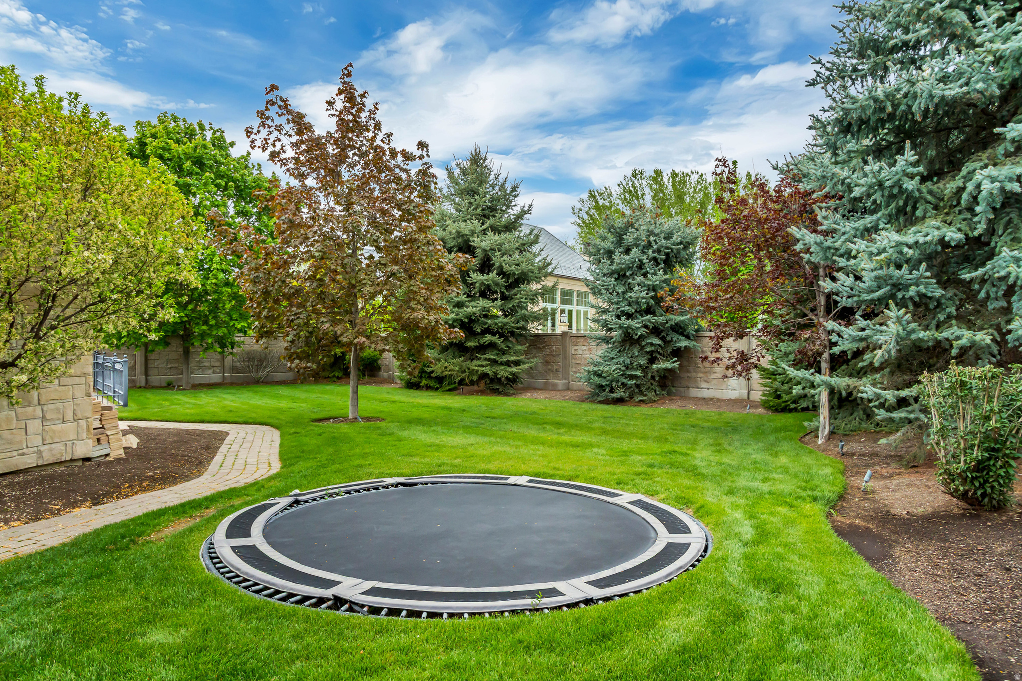 STONE GATE - Residential