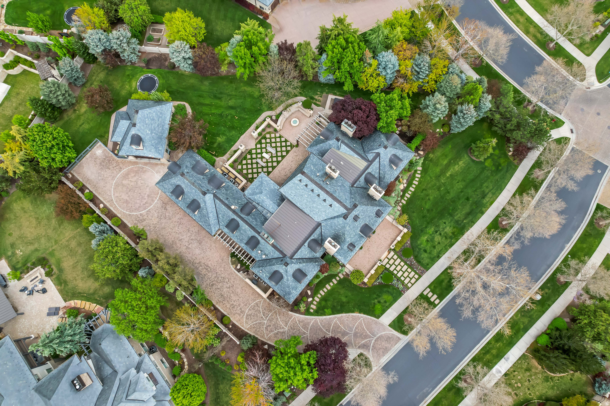 STONE GATE - Residential