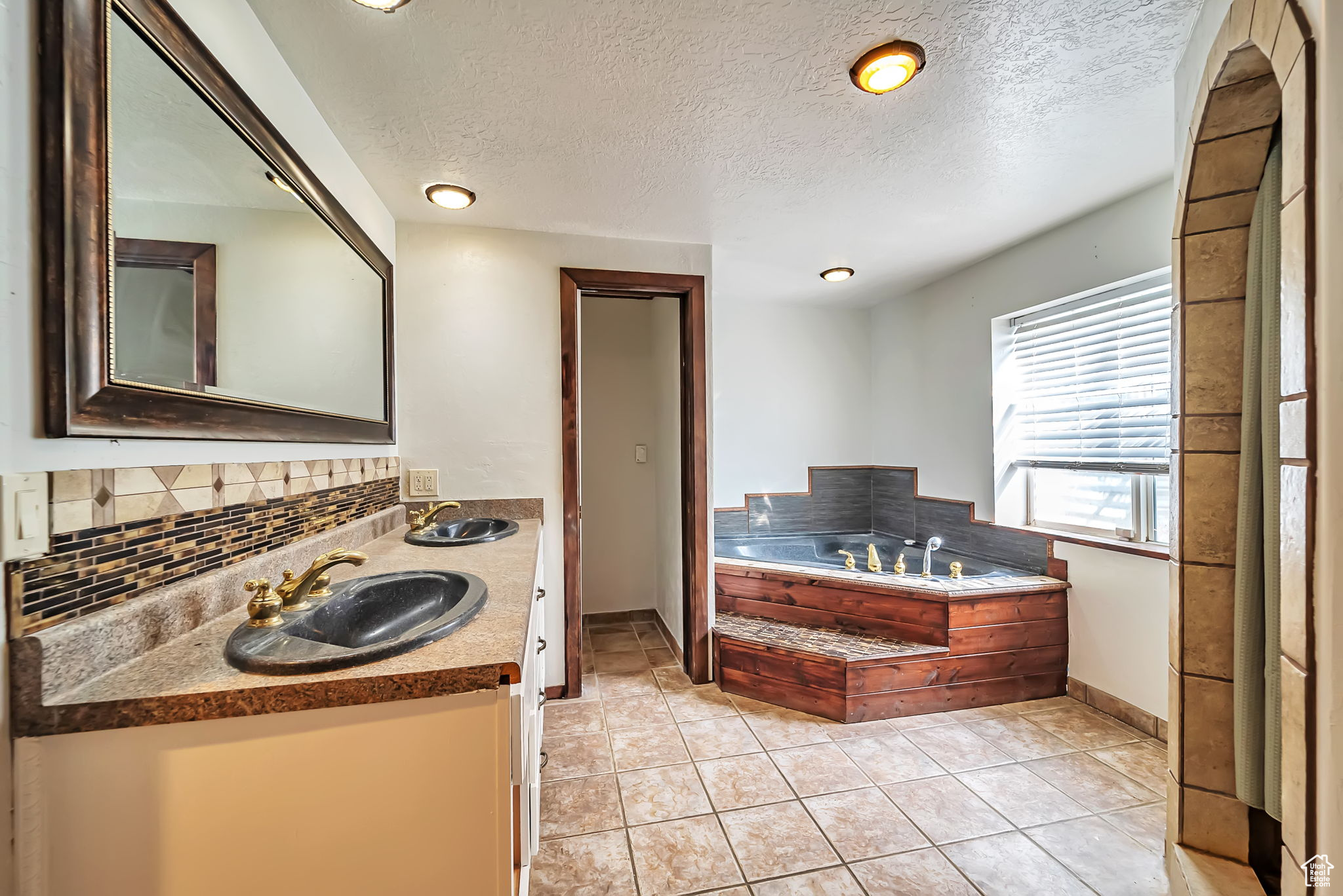 EAGLE POINT - Residential