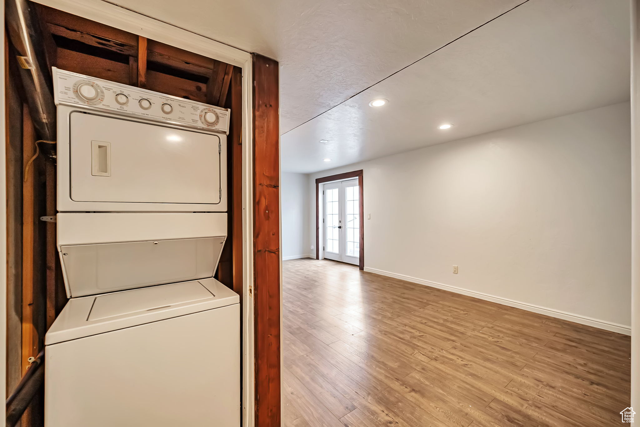 EAGLE POINT - Residential
