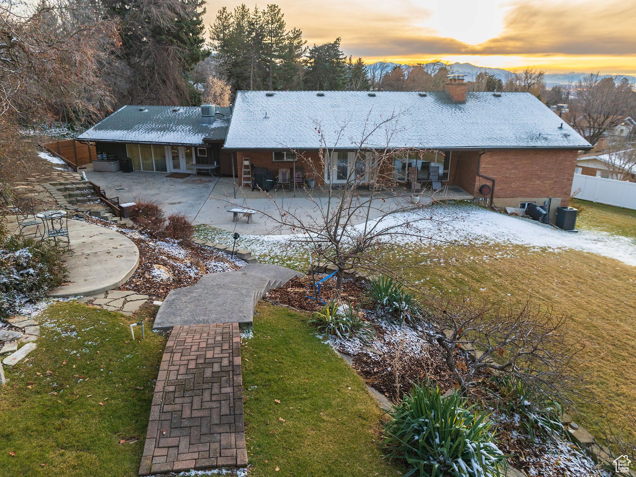 1075 S Canyon Crest Dr, Bountiful, Utah image 7