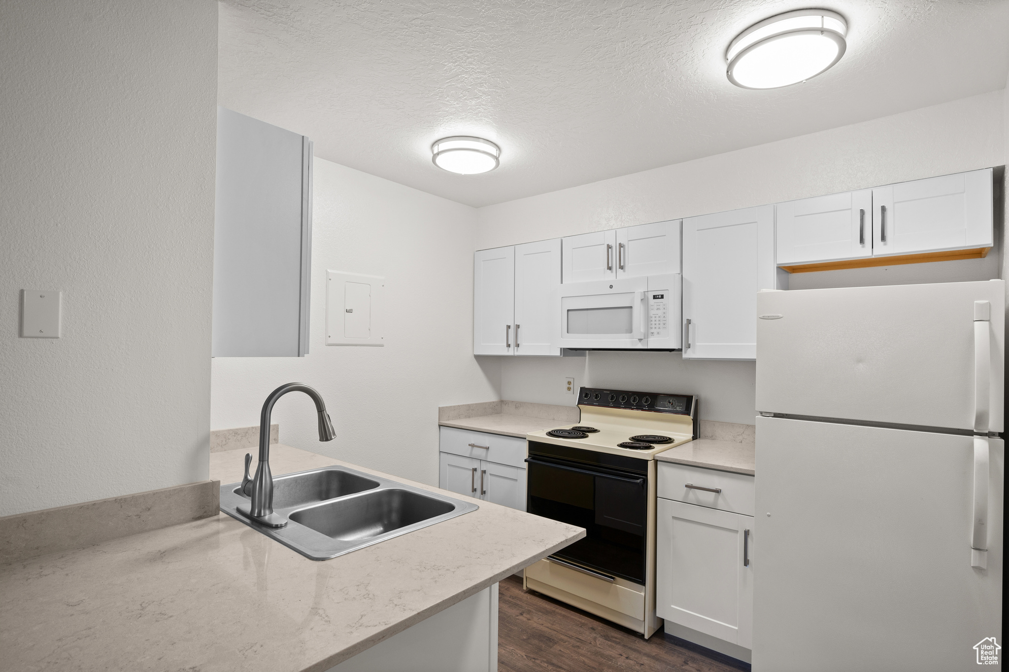 WATERSIDE - Residential