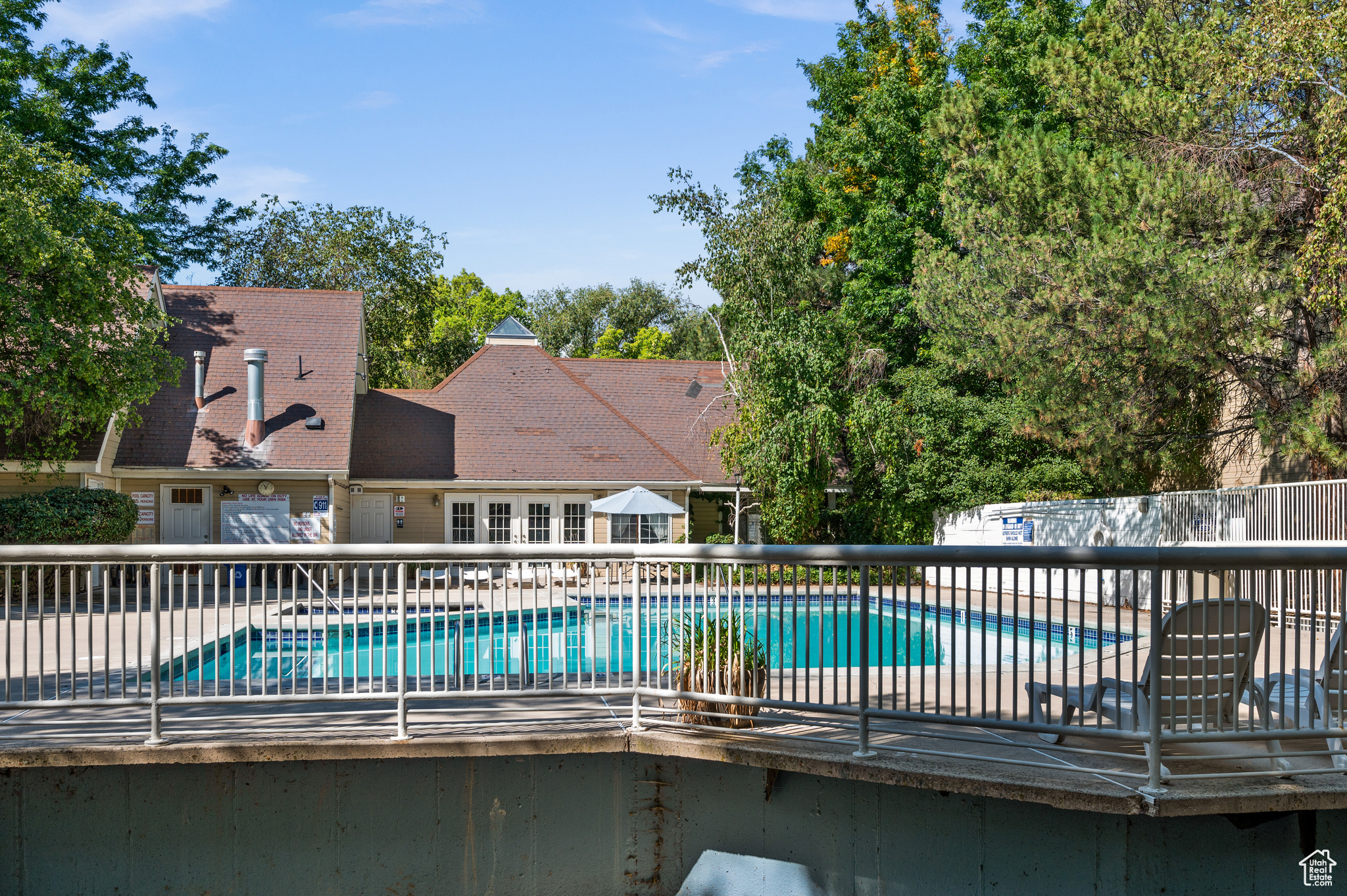 WATERSIDE - Residential