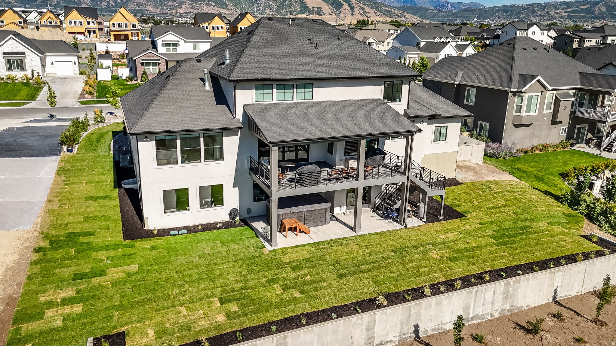 BIG WILLOW - Residential