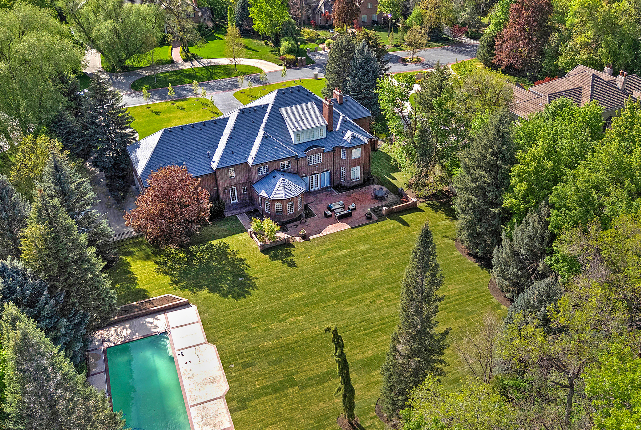 WALKER WOODS - Residential