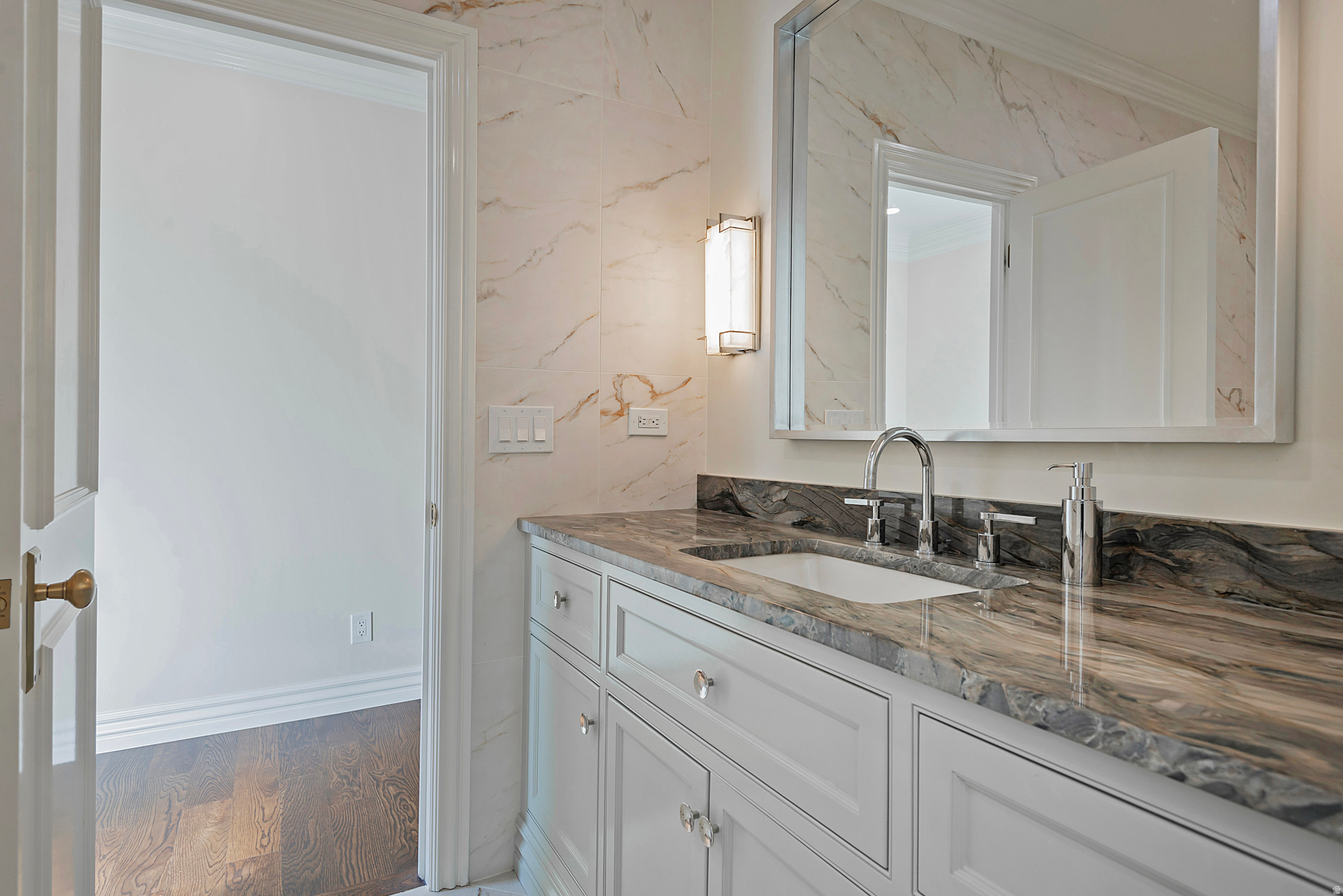 WALKER WOODS - Residential