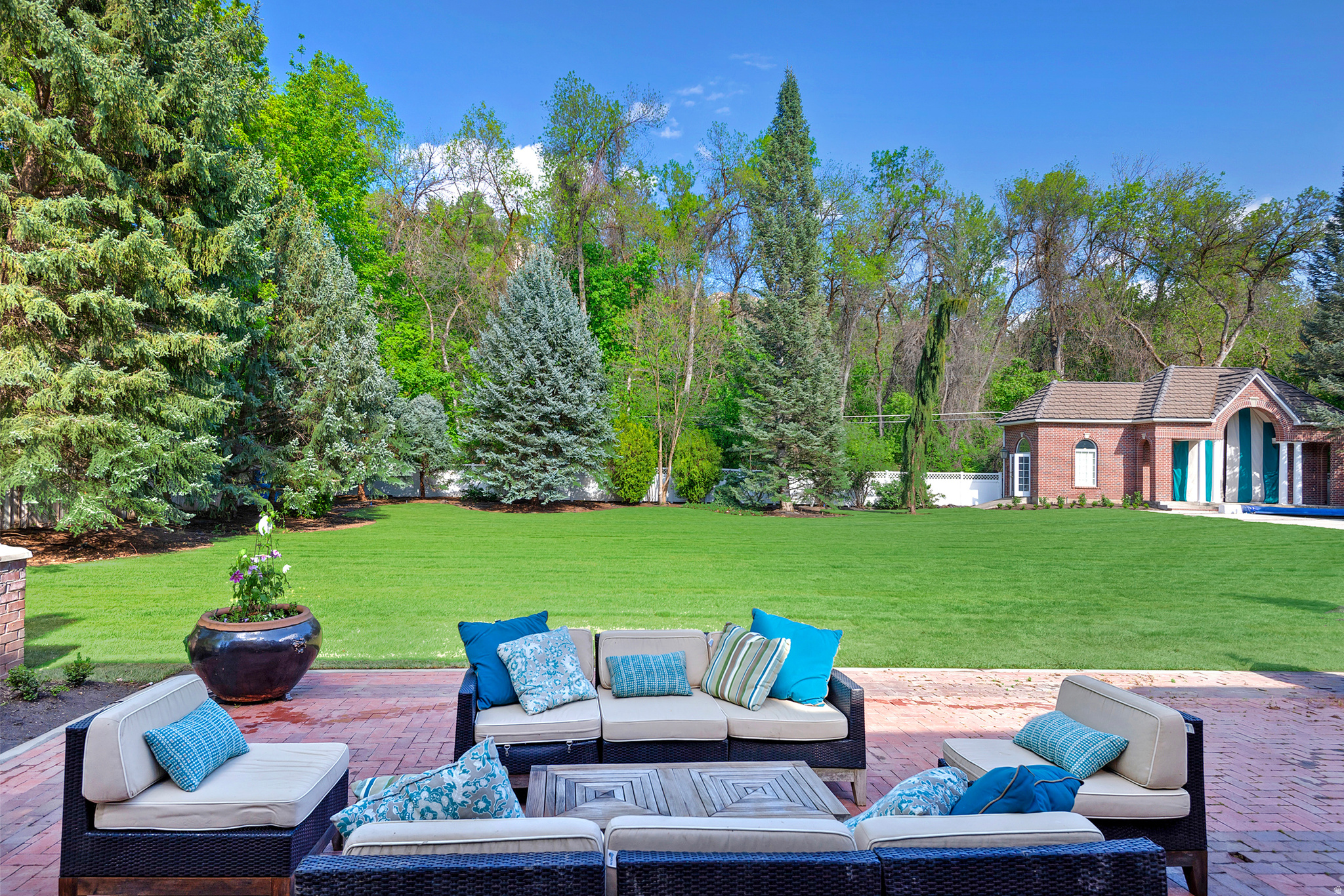 WALKER WOODS - Residential