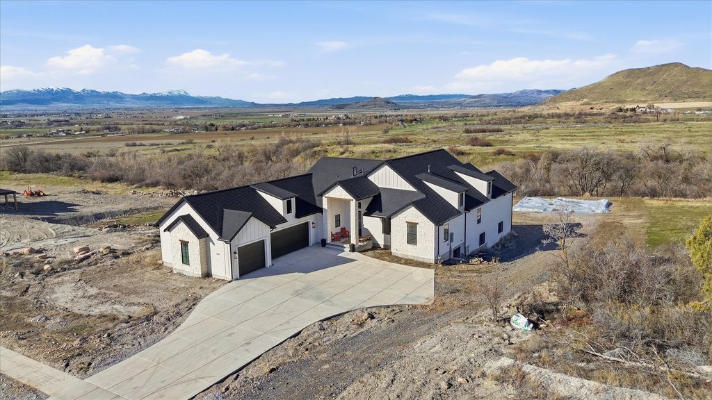 Photo of 687 N CHERRY CREEK PKWY, Richmond, UT 84333 (MLS # 2144917)