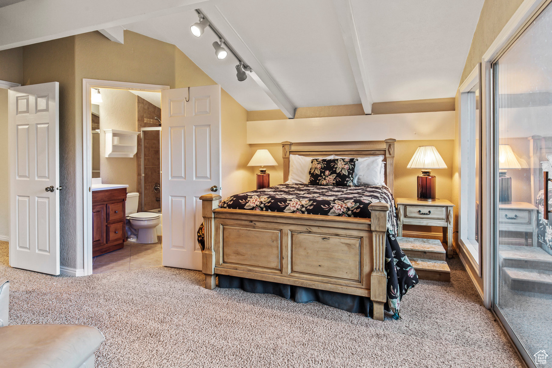 ASPEN HEART SUMMER HOMES - Residential