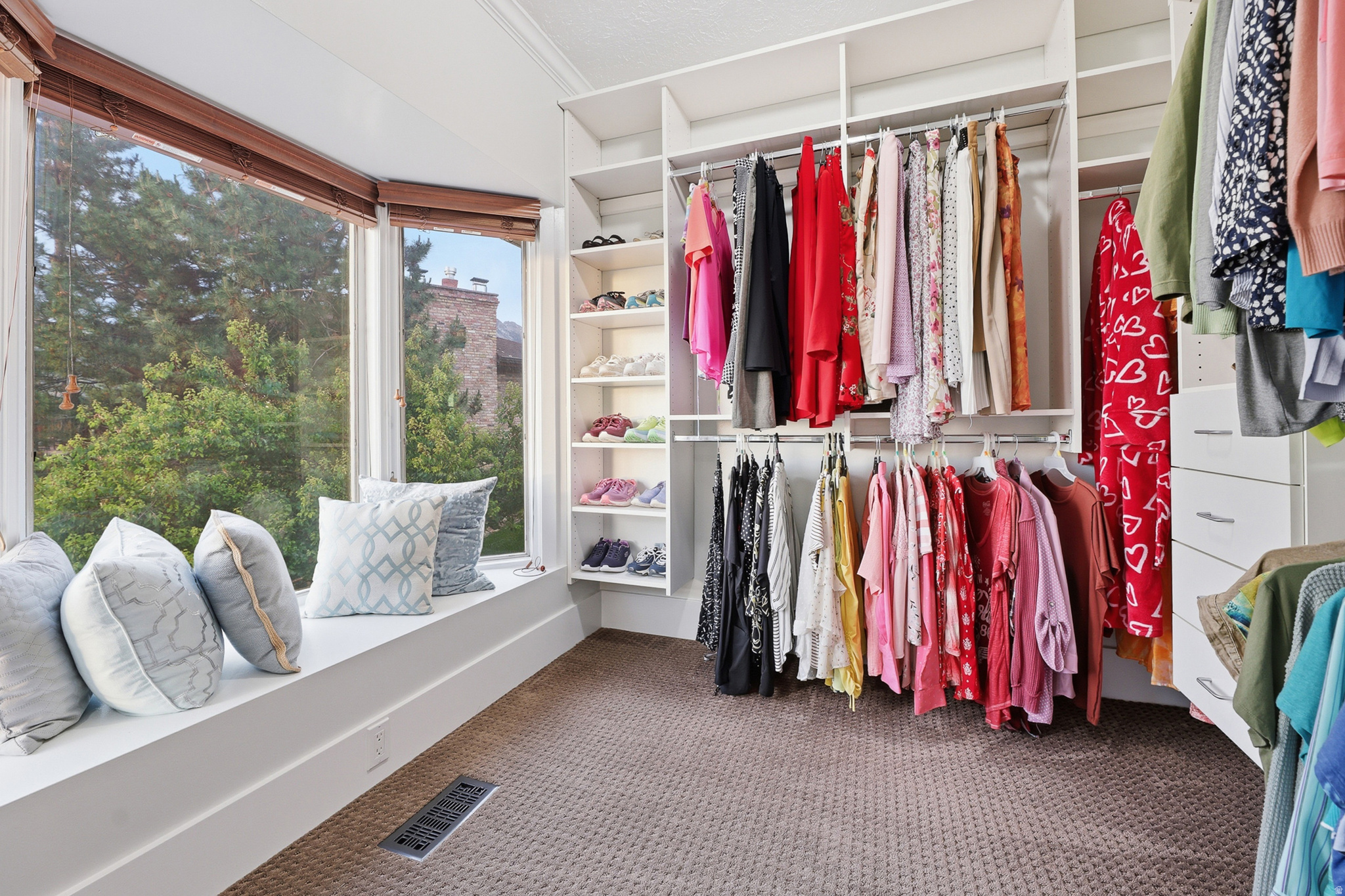 DIMPLE DELL RANCHETTES - Residential