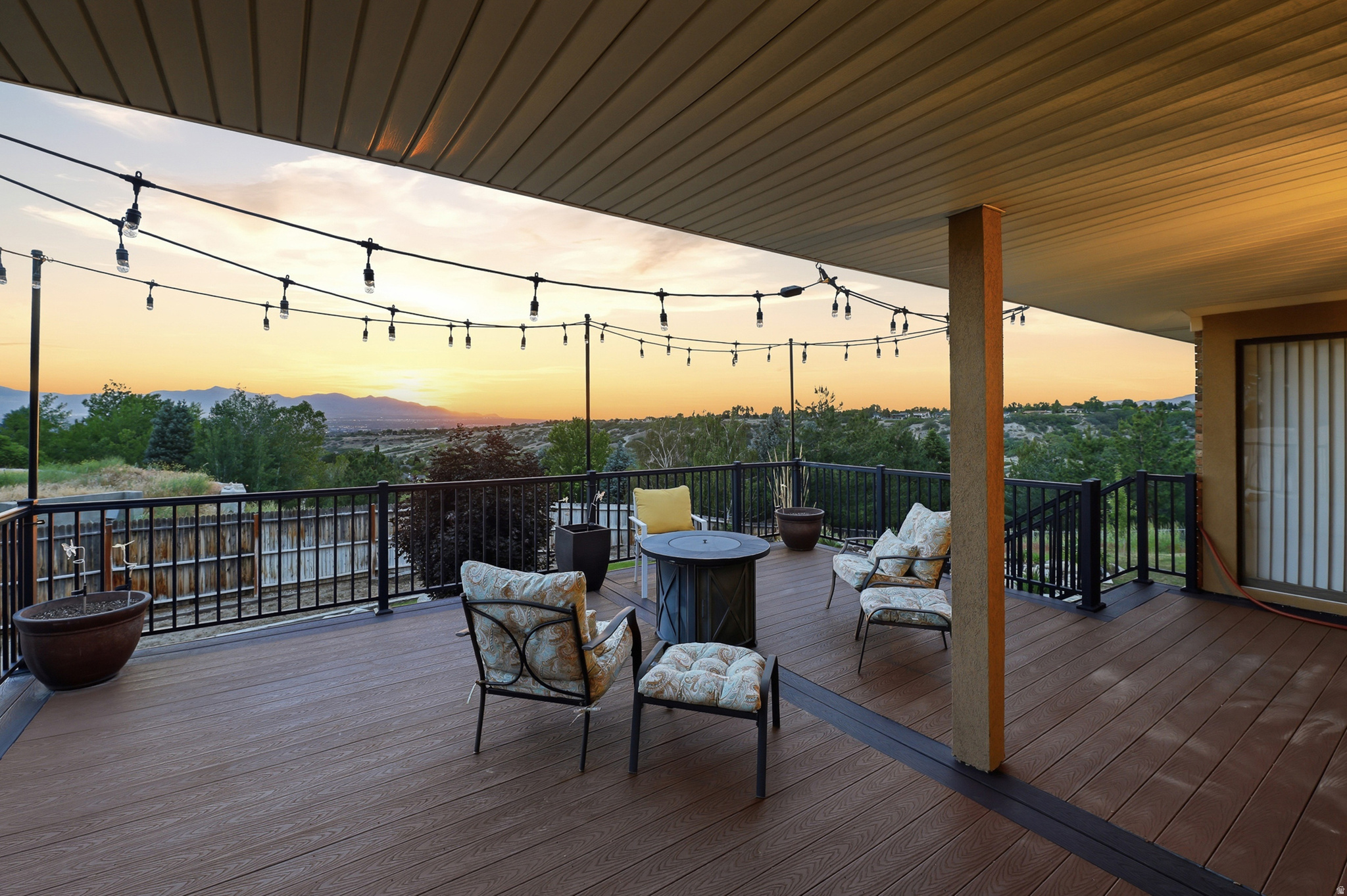 DIMPLE DELL RANCHETTES - Residential