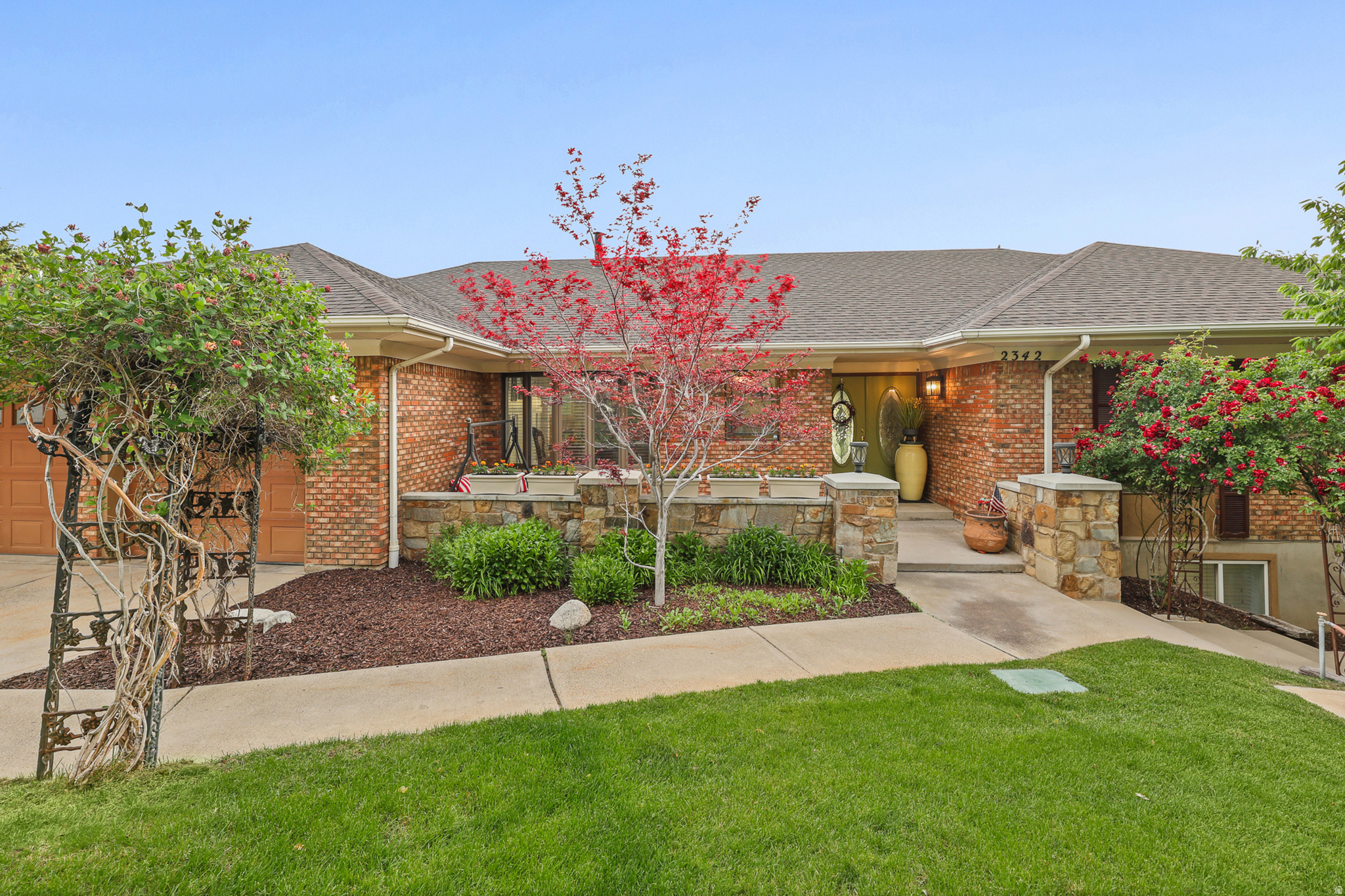 DIMPLE DELL RANCHETTES - Residential